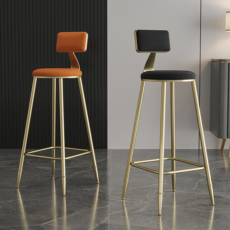 Tabouret de comptoir de dos de dossier sans bras glamour avec coussin de velours pour café