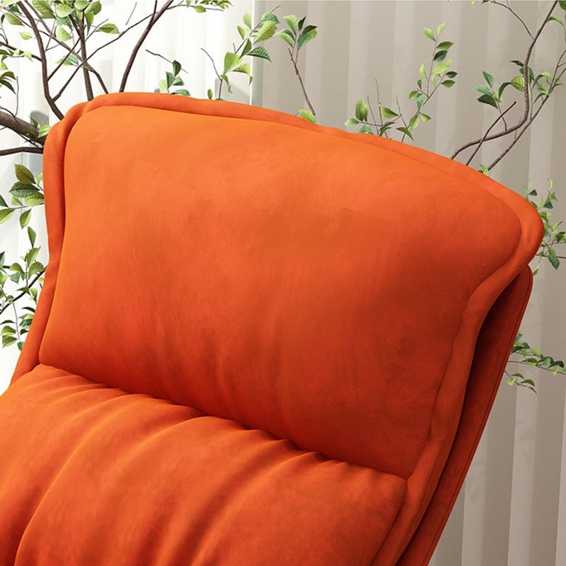 Chaise à bascule moderne de la chaise à bascule intérieure de détail de détail avec des coussins amovibles