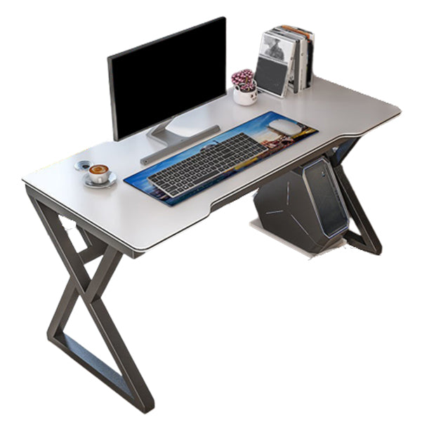 Home Desta al computer contemporanea ingegnerizzato per ufficio in legno con gambe