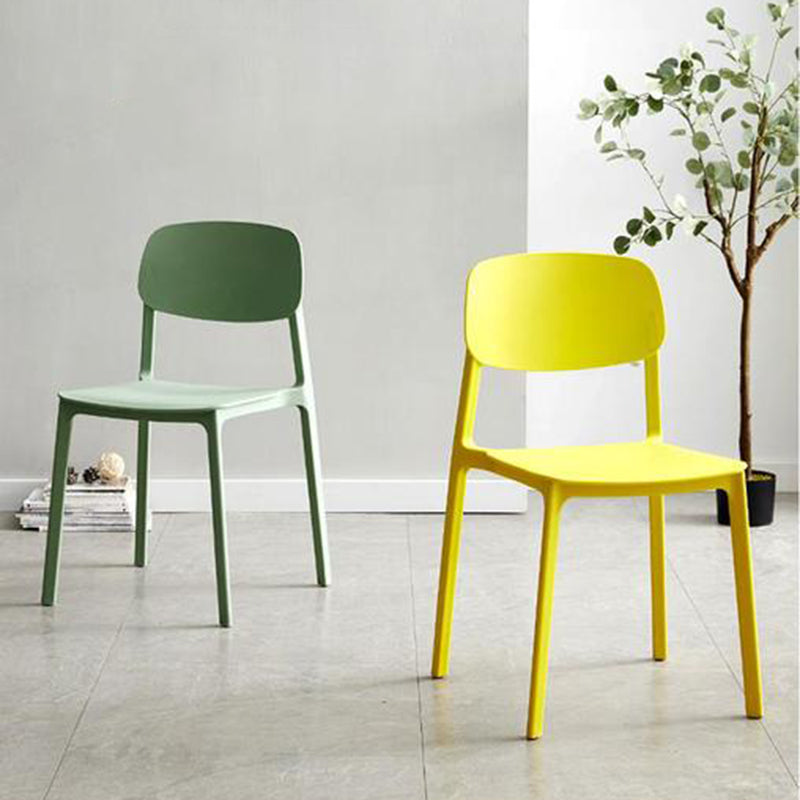 Sedia da pranzo per la sala da pranzo a casa sedia da pranzo con pila di plastica posteriore