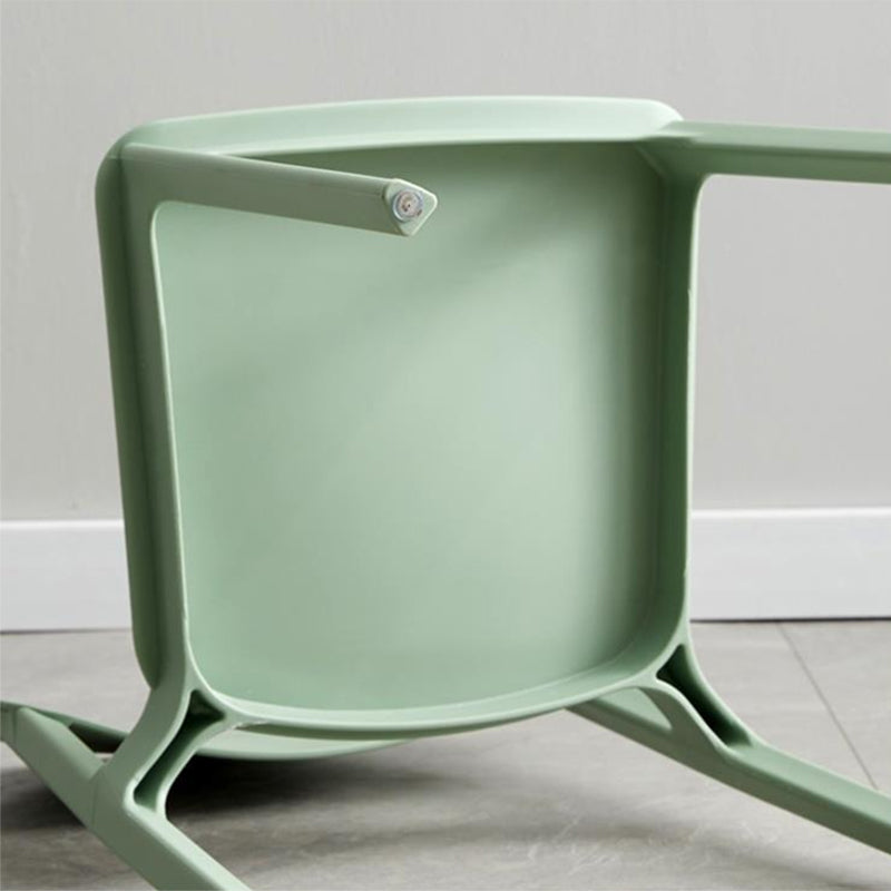 Sedia da pranzo per la sala da pranzo a casa sedia da pranzo con pila di plastica posteriore