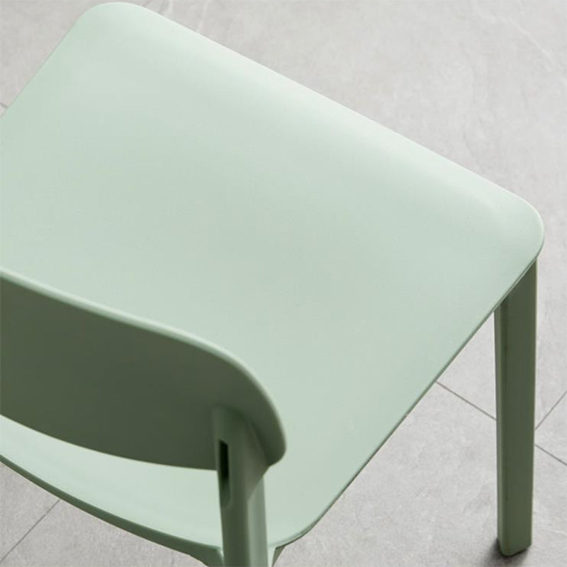 Sedia da pranzo per la sala da pranzo a casa sedia da pranzo con pila di plastica posteriore