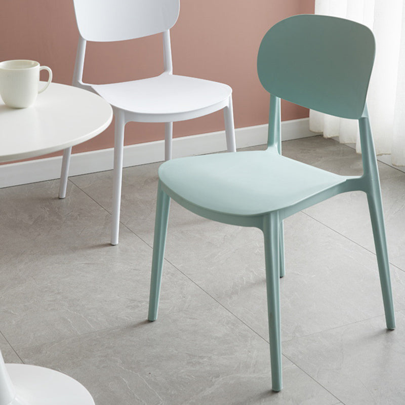 Sedia da pranzo per la sala da pranzo a casa sedia da pranzo con pila di plastica posteriore