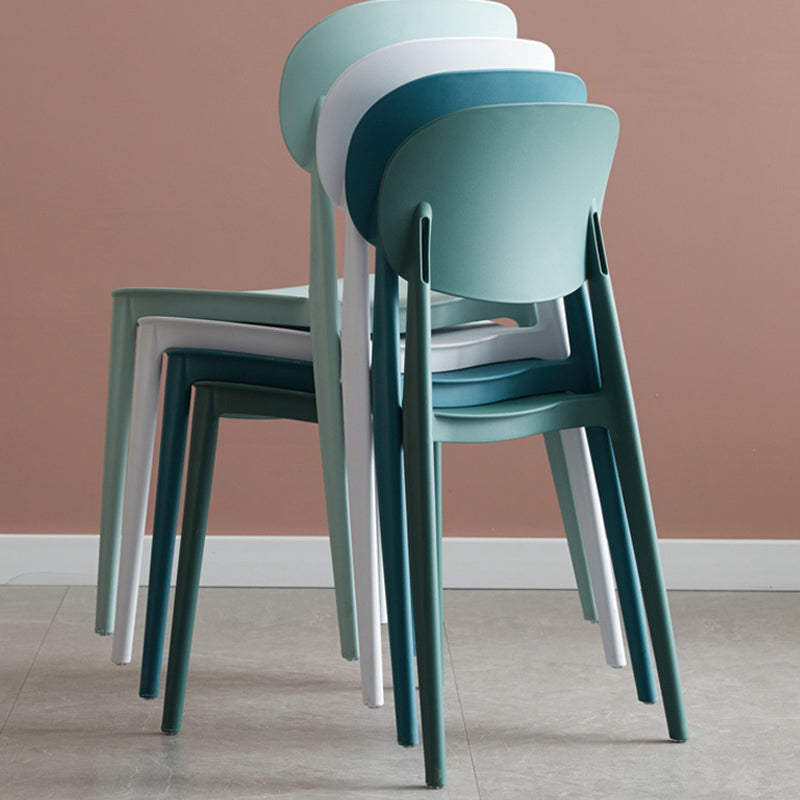 Sedia da pranzo per la sala da pranzo a casa sedia da pranzo con pila di plastica posteriore