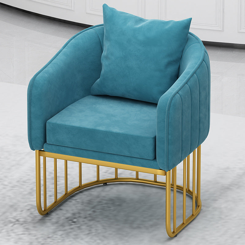 Divano scandinavo da 29,52 "H divano posteriore del cuscino solido.