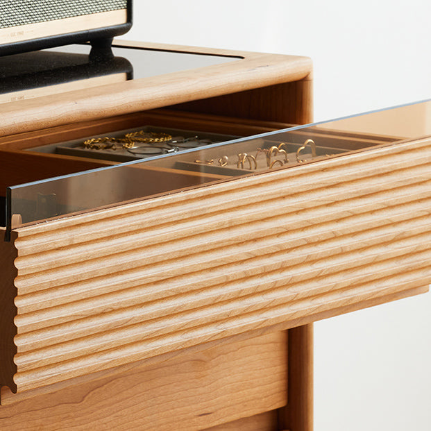 Mid-Century Modern Chest with 5 Drawers and Glass Top in Natural Clearhalo 'Cabinets & Chests' 'cabinets_chests' 'furn' 'furn_cabinets_chests' 'Furniture' 'Living Room Furniture' 6607373