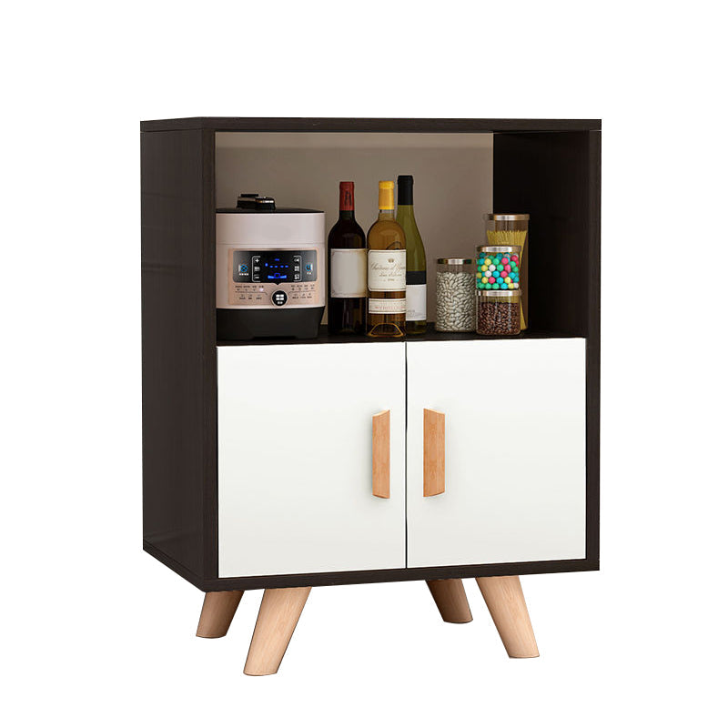Server moderno in stile server ingegnerizzato da cucina con gambe in legno