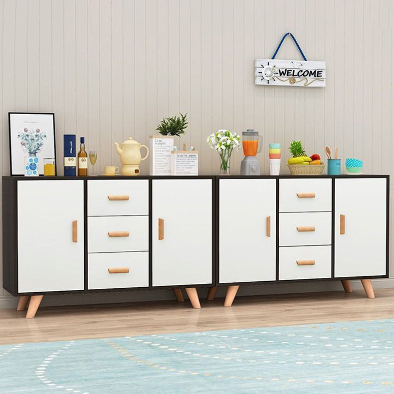 Server moderno in stile server ingegnerizzato da cucina con gambe in legno