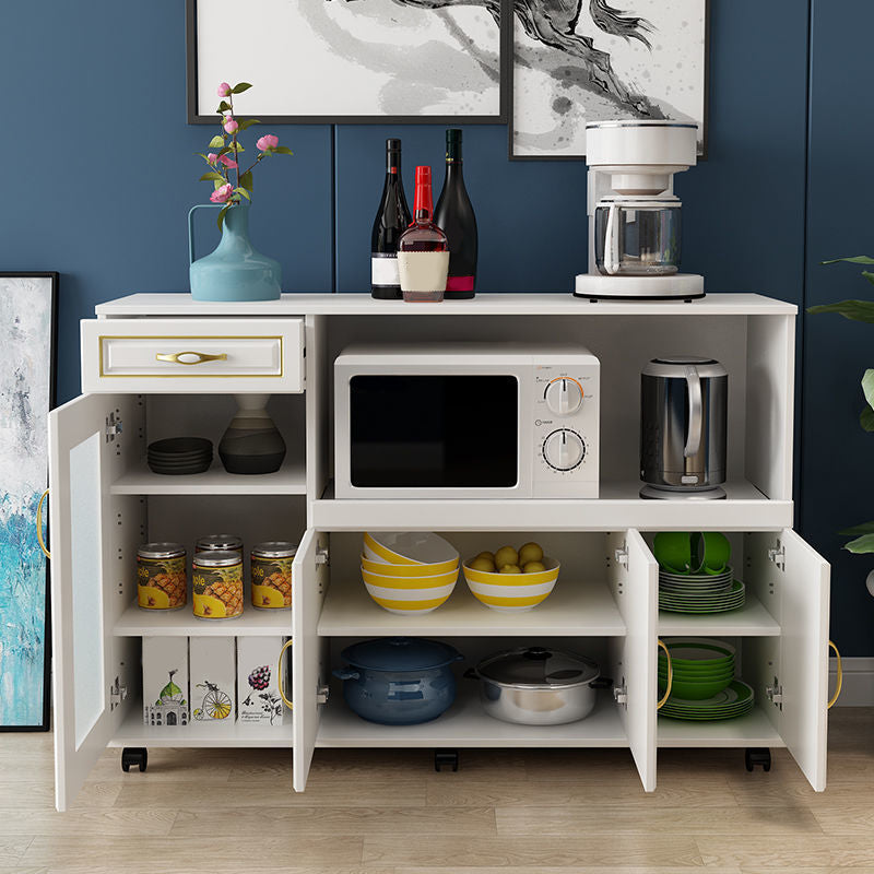 Server ingegnerizzato in ingegnerizzato server di cucina in stile glam con archiviazione aperta