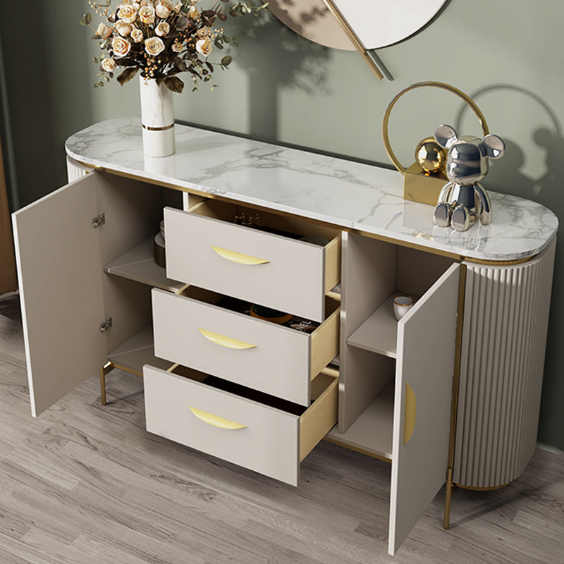 Scheda laterale di pietra per tavolino a buffet moderno con armadi e cassetti