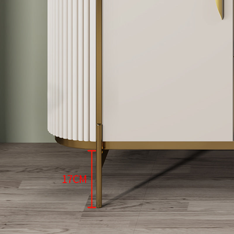 Scheda laterale di pietra per tavolino a buffet moderno con armadi e cassetti