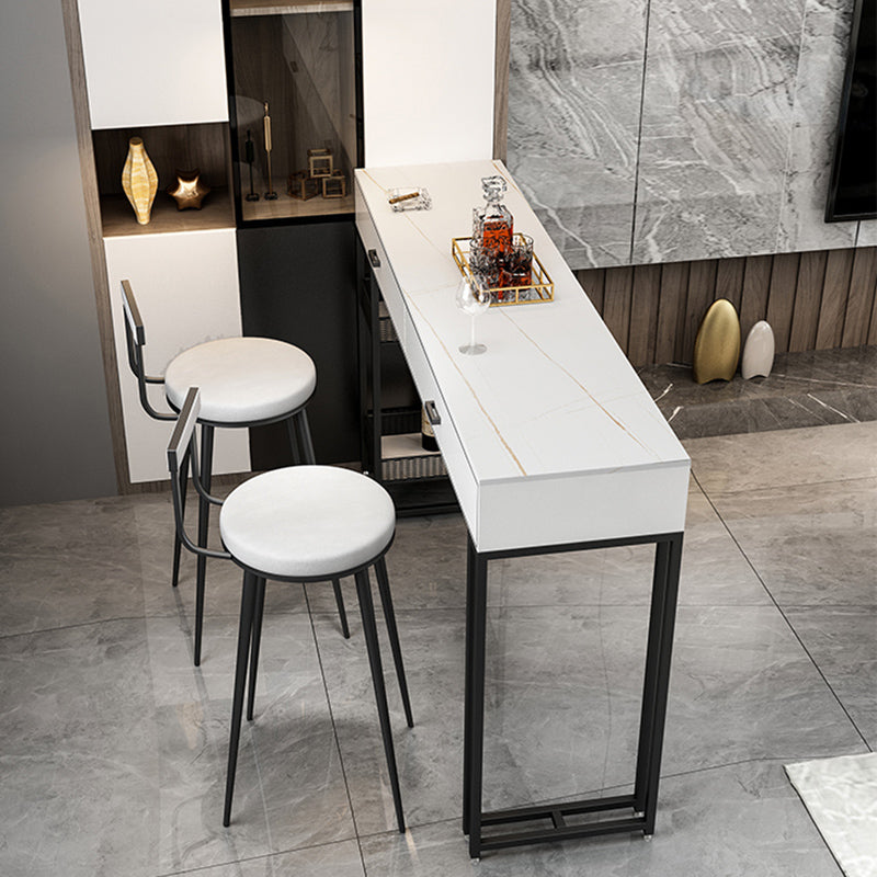 Bistro-bartafel van gesinterd steen, onderstel met goudkleurig frame en lades