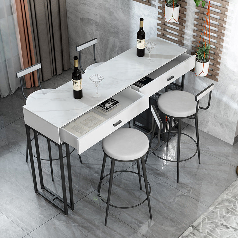 Bistro-bartafel van gesinterd steen, onderstel met goudkleurig frame en lades