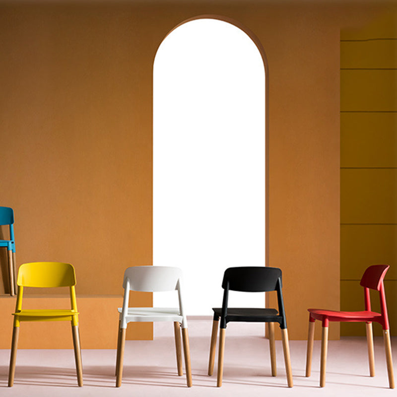 Chaise latéral de jambes en bois massif