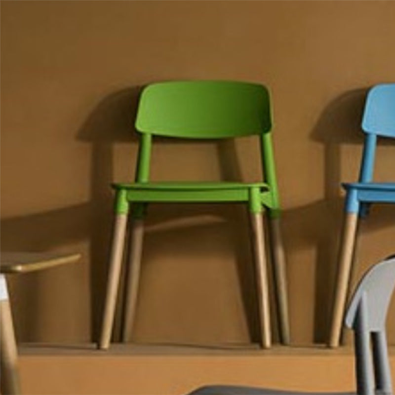 Chaise latéral de jambes en bois massif