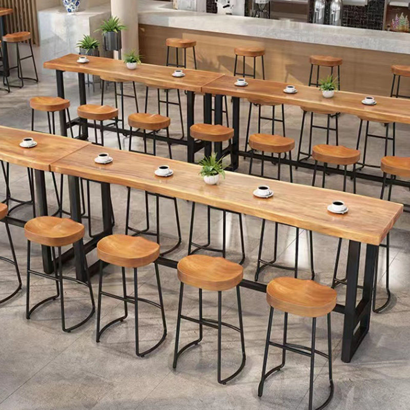 Mesa de bar rectangular industrial con altura de barra de madera maciza con base de caballete