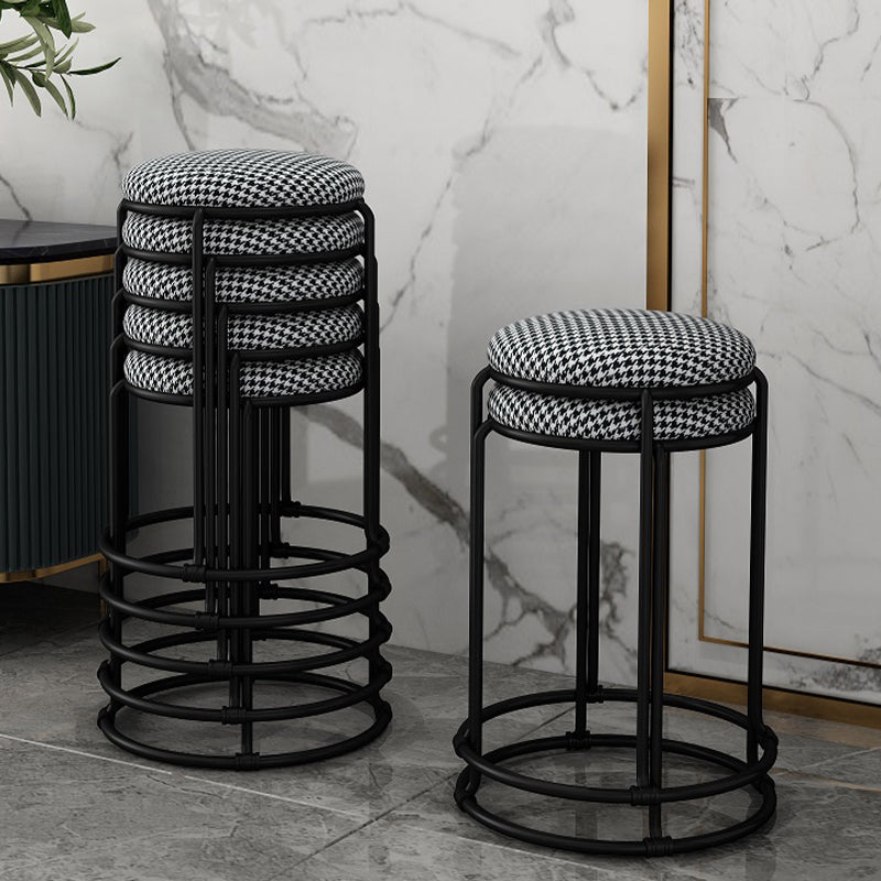 Black Modern Standard Water Resistant Round Standard for Home Decor Clearhalo 'furn' 'furn_ottomans_poufs' 'Furniture' 'Living Room Furniture' 'Ottomans & Poufs' 'ottomans_poufs' 6668318