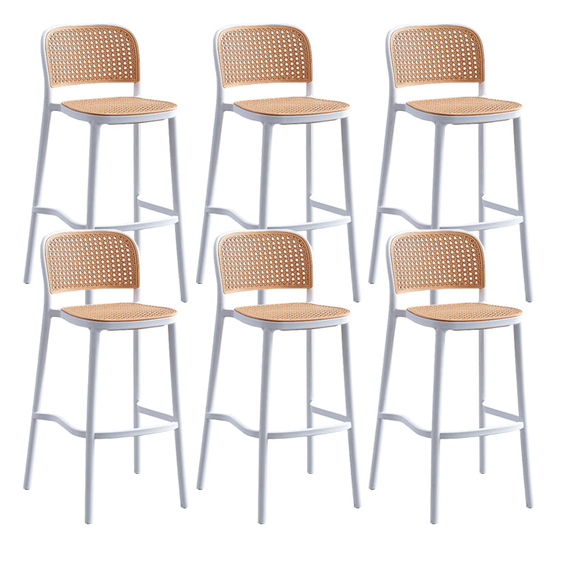 Tabouret de bar empilable tabouret de comptoir en plastique pour le salon