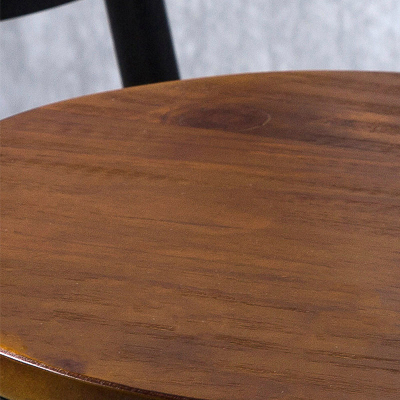 Eigentijdse metalen dineren krukken rond barkrukken met voetsteun