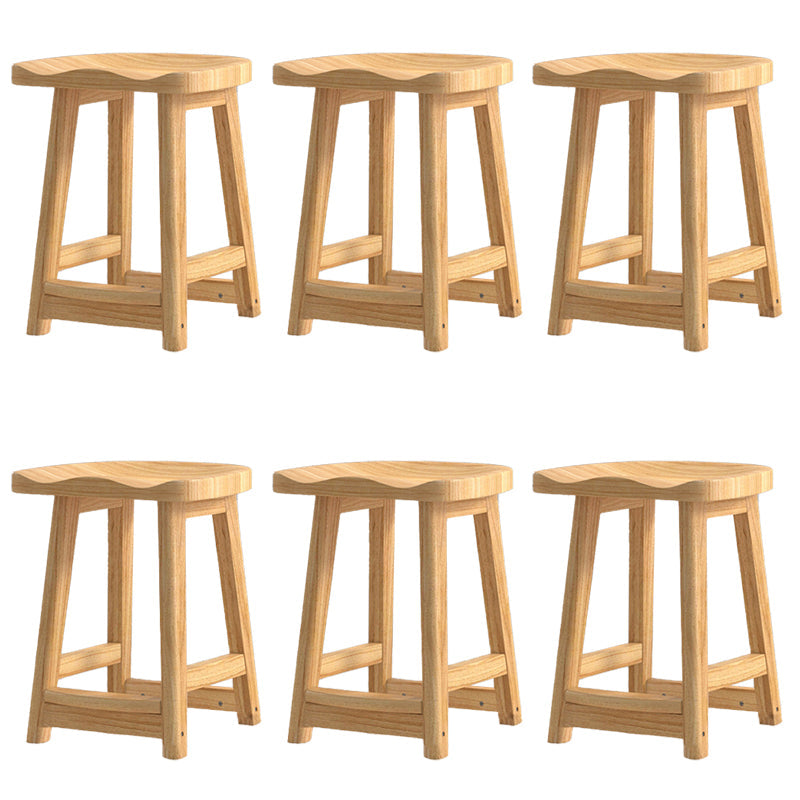 コンテンポラリーソリッドウッドバースツールサドルシートバースツールとフットレスト