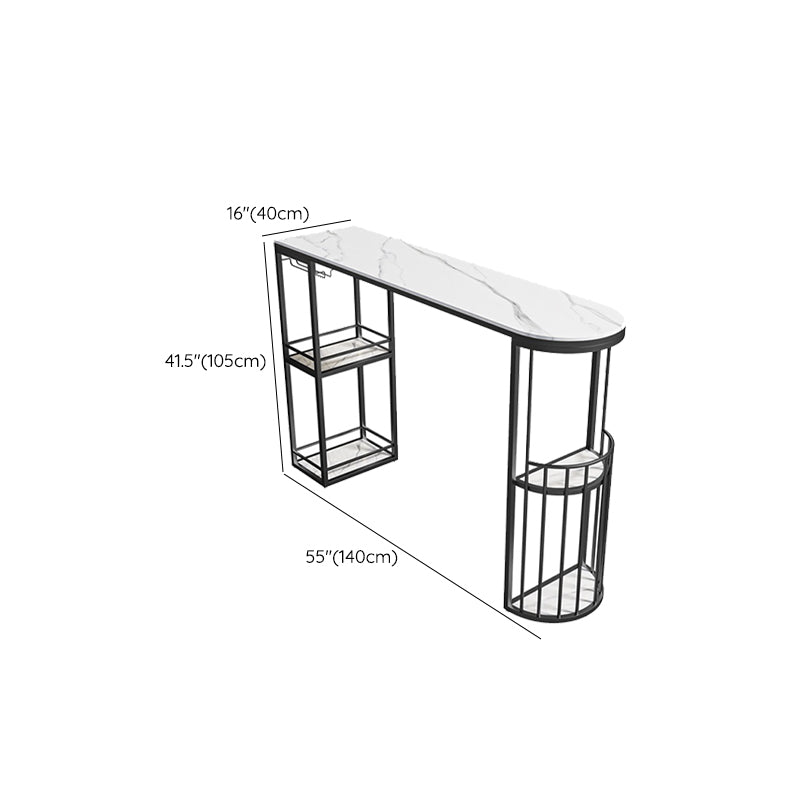 Ovaler Esstisch in Thekenhöhe. Industrieller Bar-Esstisch