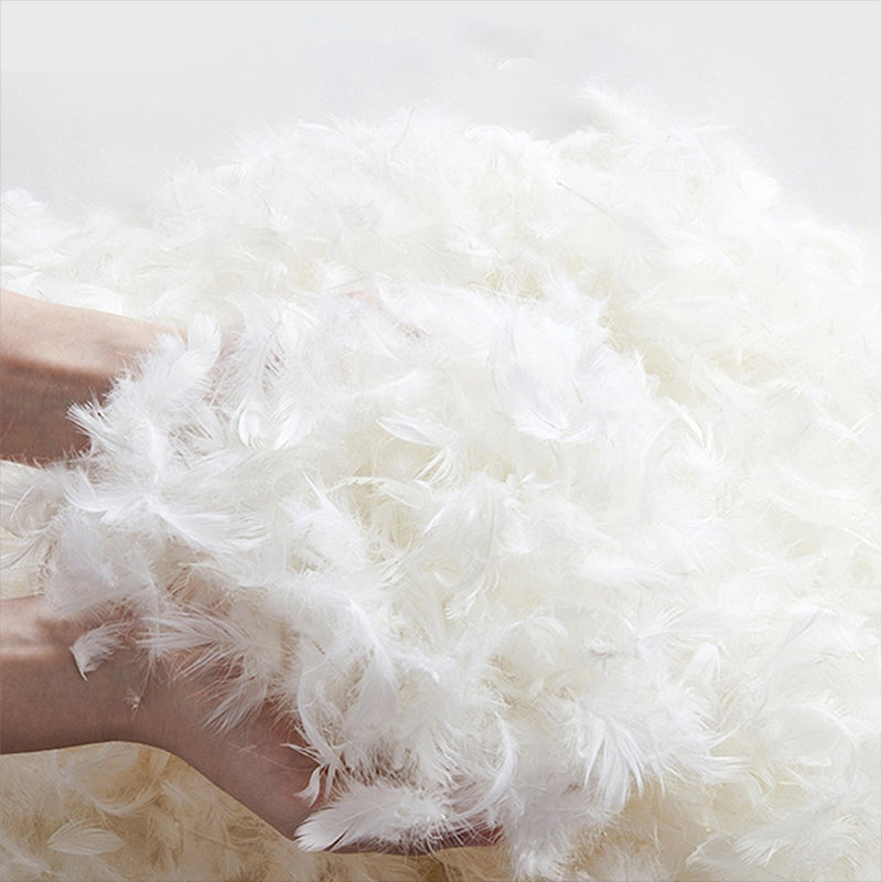 Sala de estar moderna de cojines blancos