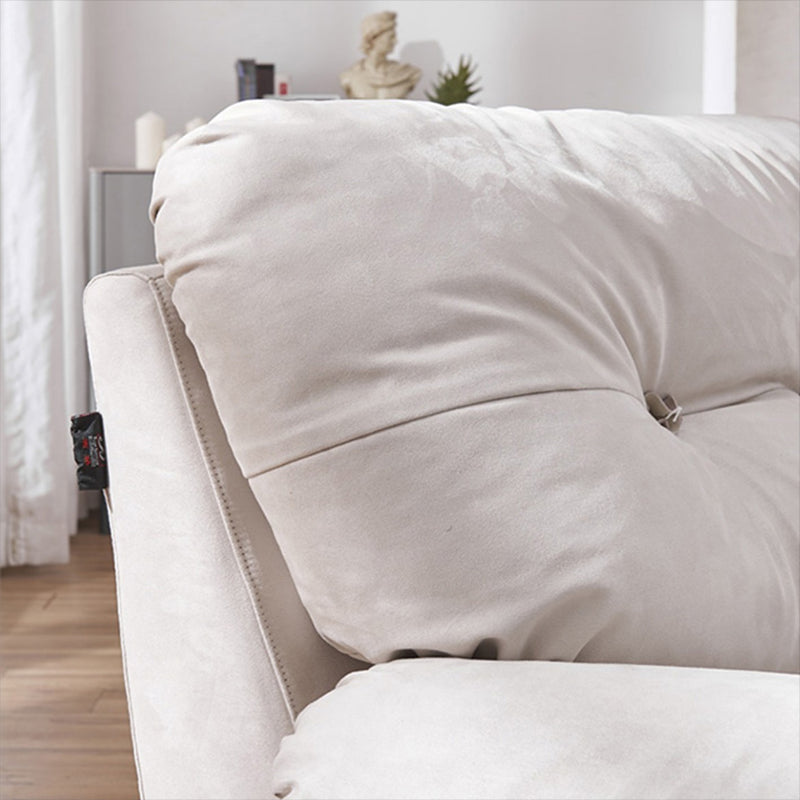 Sala de estar moderna de cojines blancos