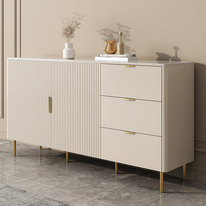 Scheda a buffet in pietra a buffet in stile glam con armadi e cassetti