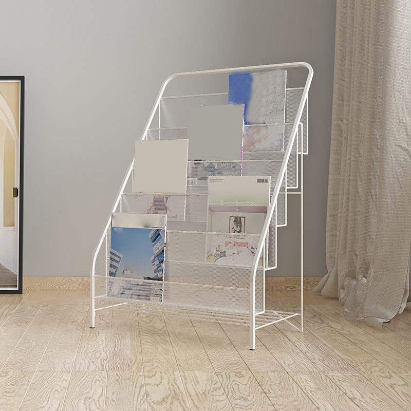 Estantería de estantería estándar de biblioteca contemporánea con estantes