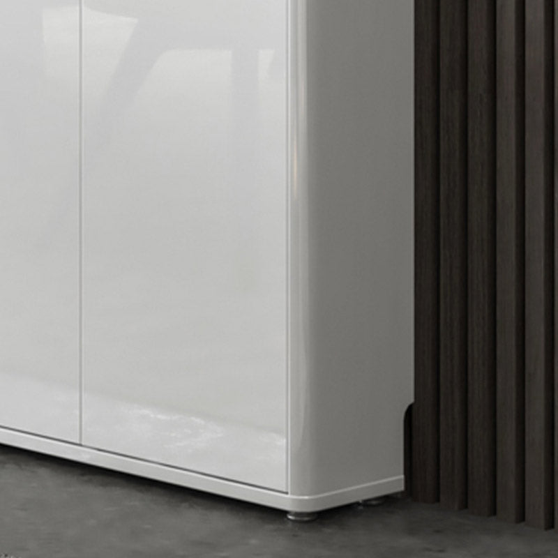 Credenza in pietra a buffet moderno con armadi e cassetti