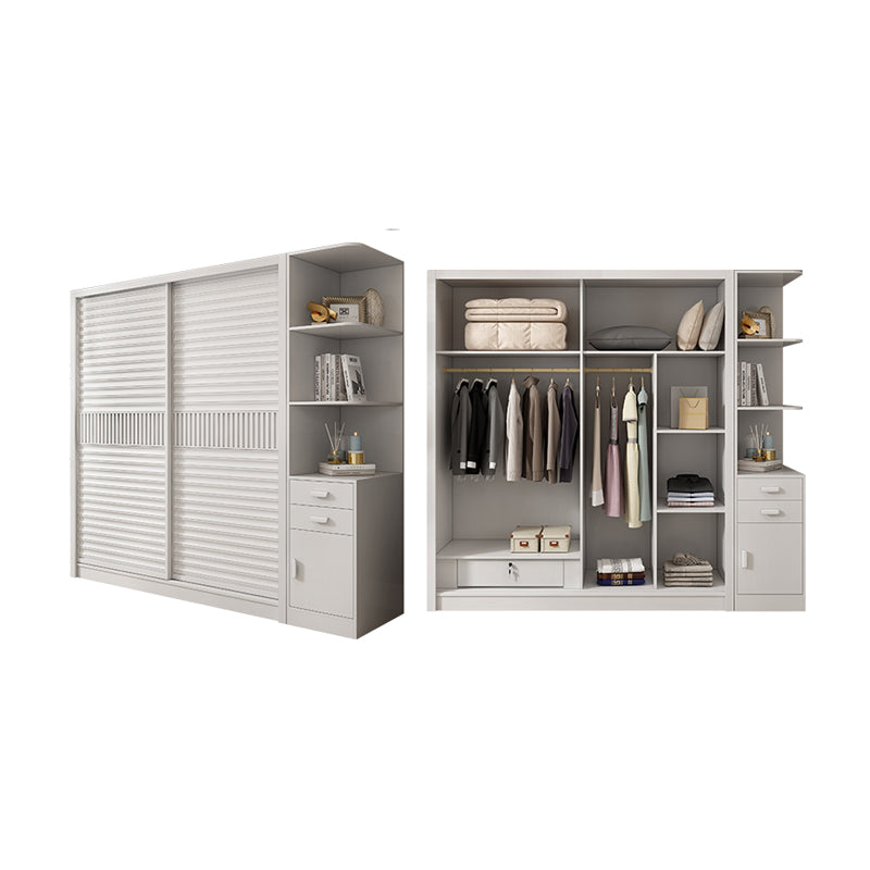 Weißer Schiebetschrankschrank mit Regalen Holzgarderobe Armoire