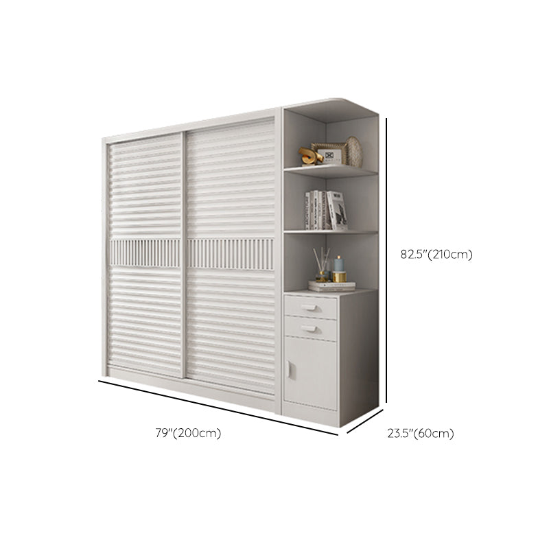 Weißer Schiebetschrankschrank mit Regalen Holzgarderobe Armoire