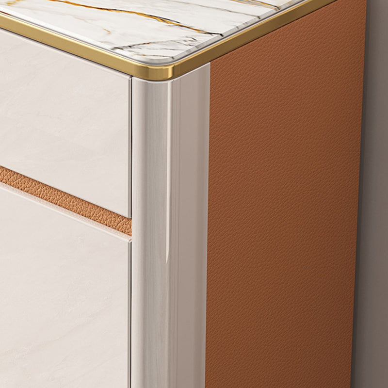 Scheda laterale in pietra bianca in stile glam con gambe dorate