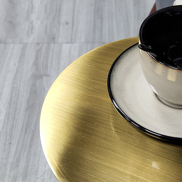 Table d'appoint accent ovale doré au milieu du siècle CA