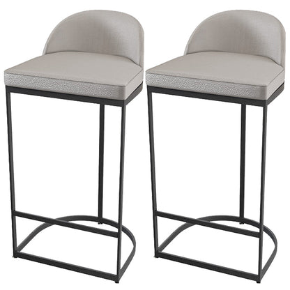 Sgabelli da pranzo glam a bracciale bassista.