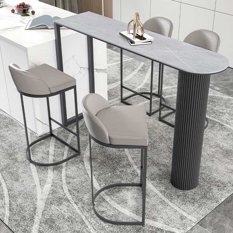 Sgabelli da pranzo glam a bracciale bassista.