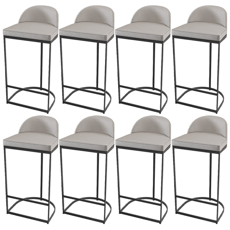 Sgabelli da pranzo glam a bracciale bassista.