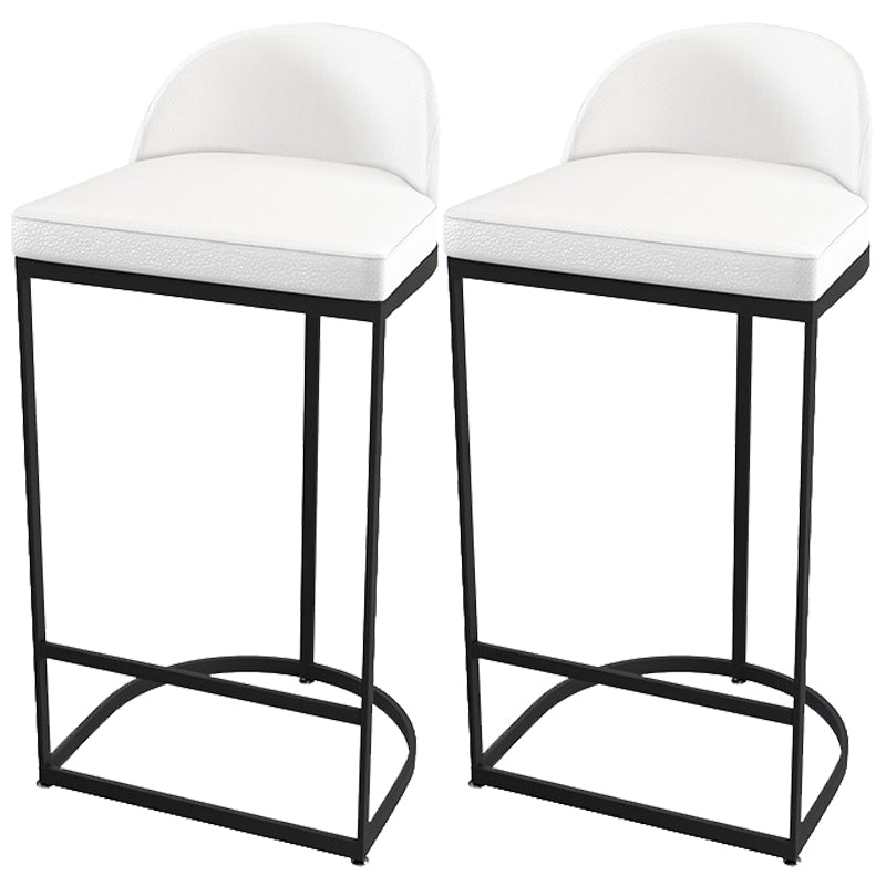 Sgabelli da pranzo glam a bracciale bassista.