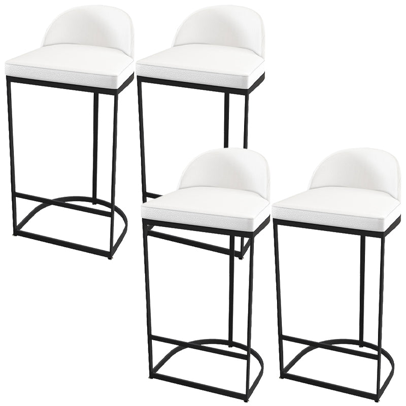 Sgabelli da pranzo glam a bracciale bassista.