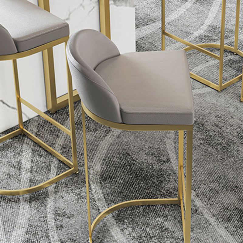 Sgabelli da pranzo glam a bracciale bassista.