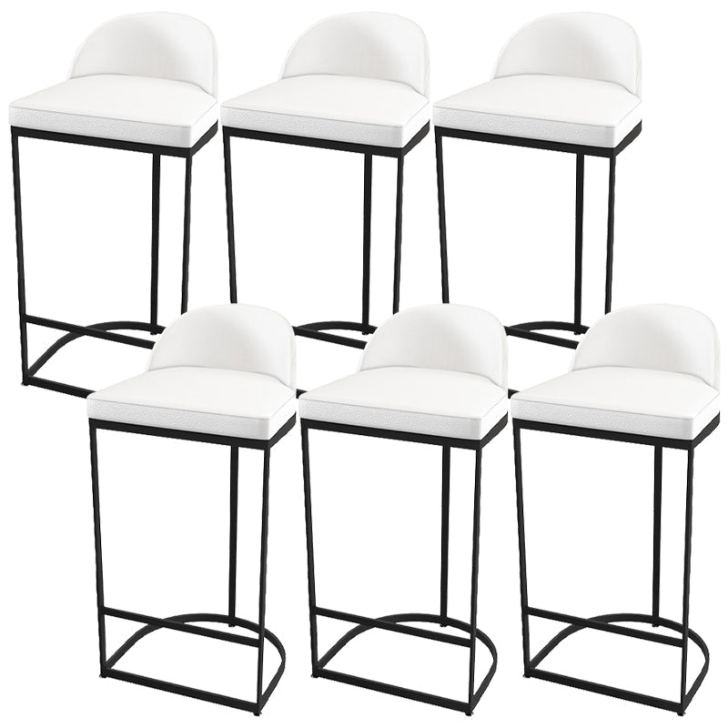 Sgabelli da pranzo glam a bracciale bassista.