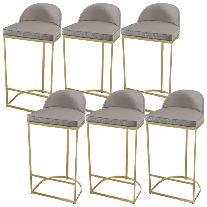 Sgabelli da pranzo glam a bracciale bassista.