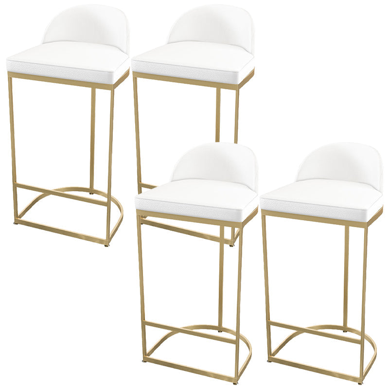 Sgabelli da pranzo glam a bracciale bassista.