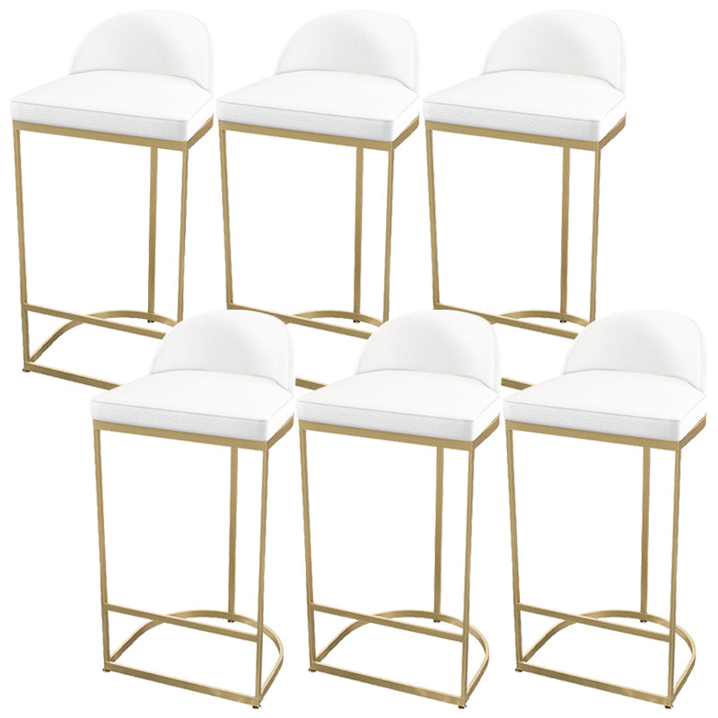 Sgabelli da pranzo glam a bracciale bassista.