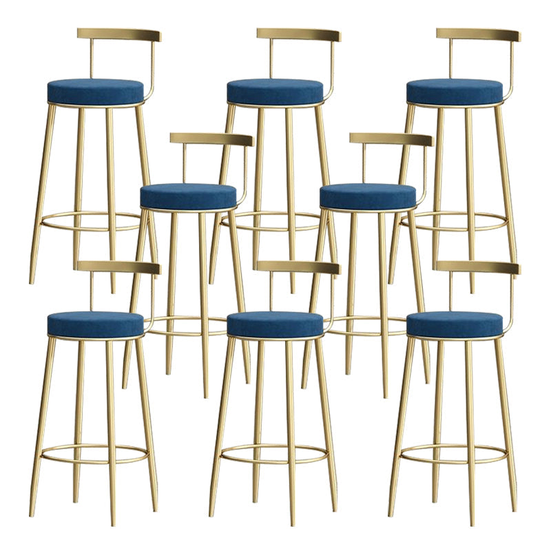 Sgabello da bar in metallo in metallo da pranzo sul retro glam con cuscino