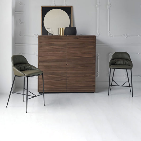 マット仕上げフェイクレザースツール現代の屋内バースツール