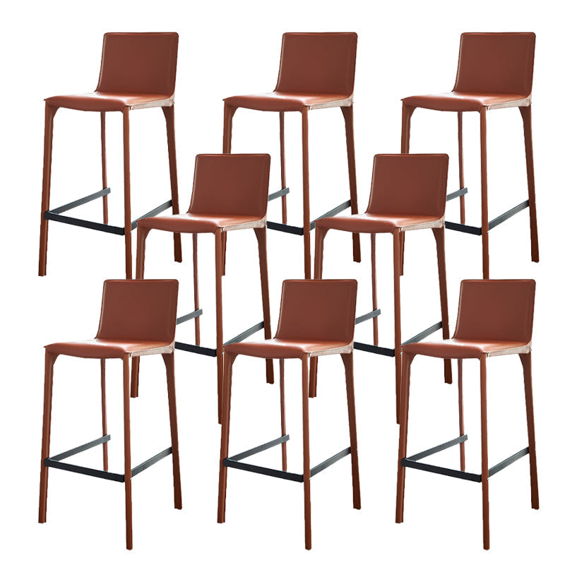 Tabourets d'intérieur glamour avec des jambes en cuir
