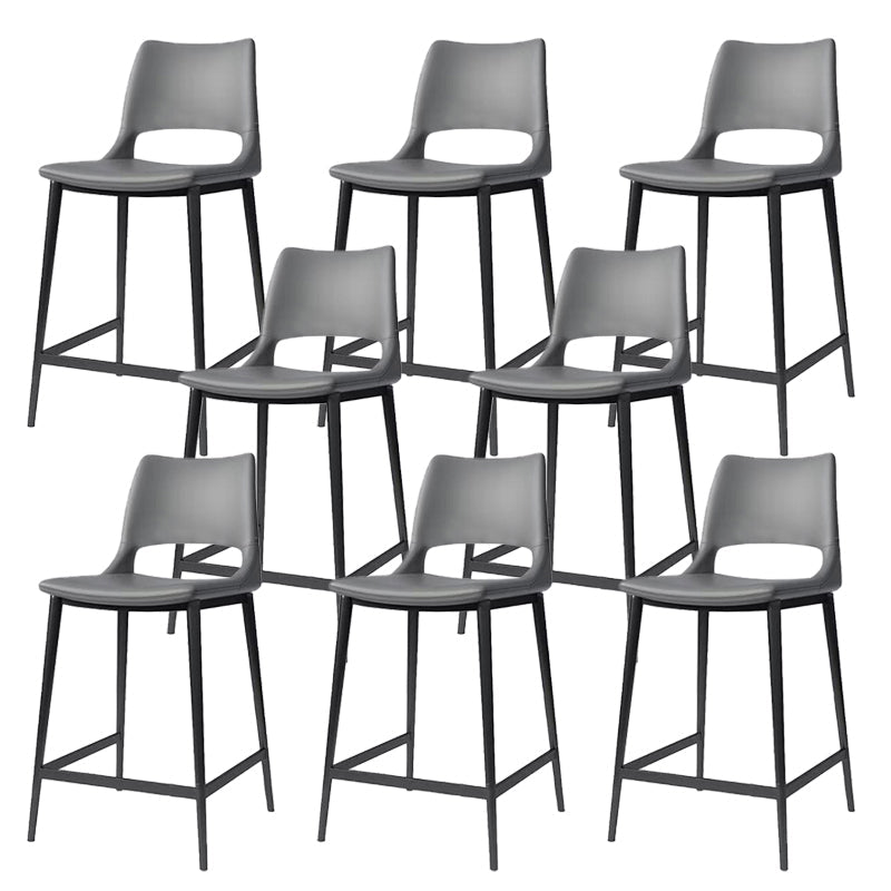 革のバースツールモダンバックレストカウンタースツールが金属脚