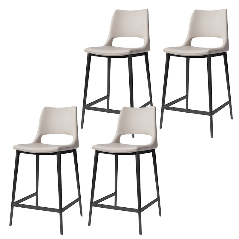革のバースツールモダンバックレストカウンタースツールが金属脚