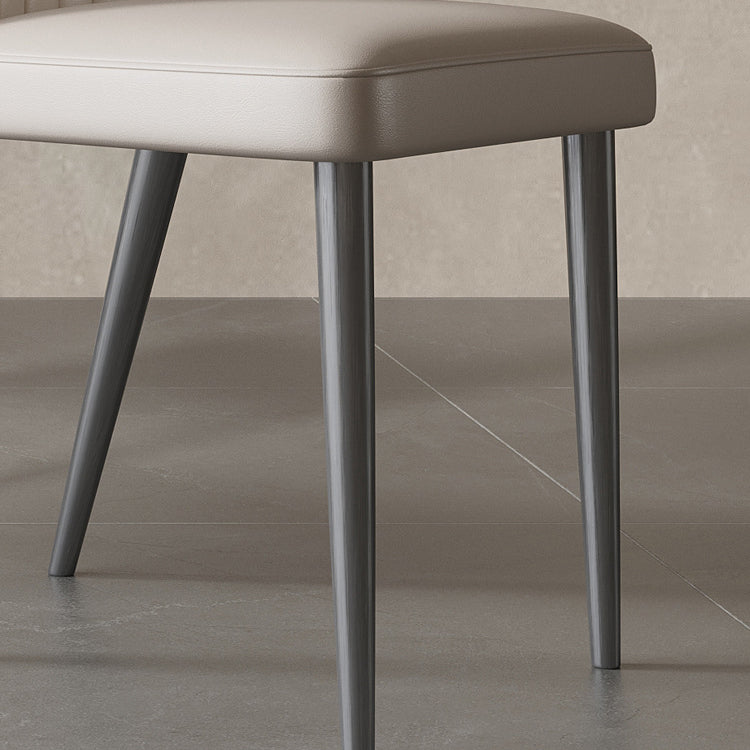 現代のサイドチェアメタルソリッドバックダイニングルーム屋内の椅子